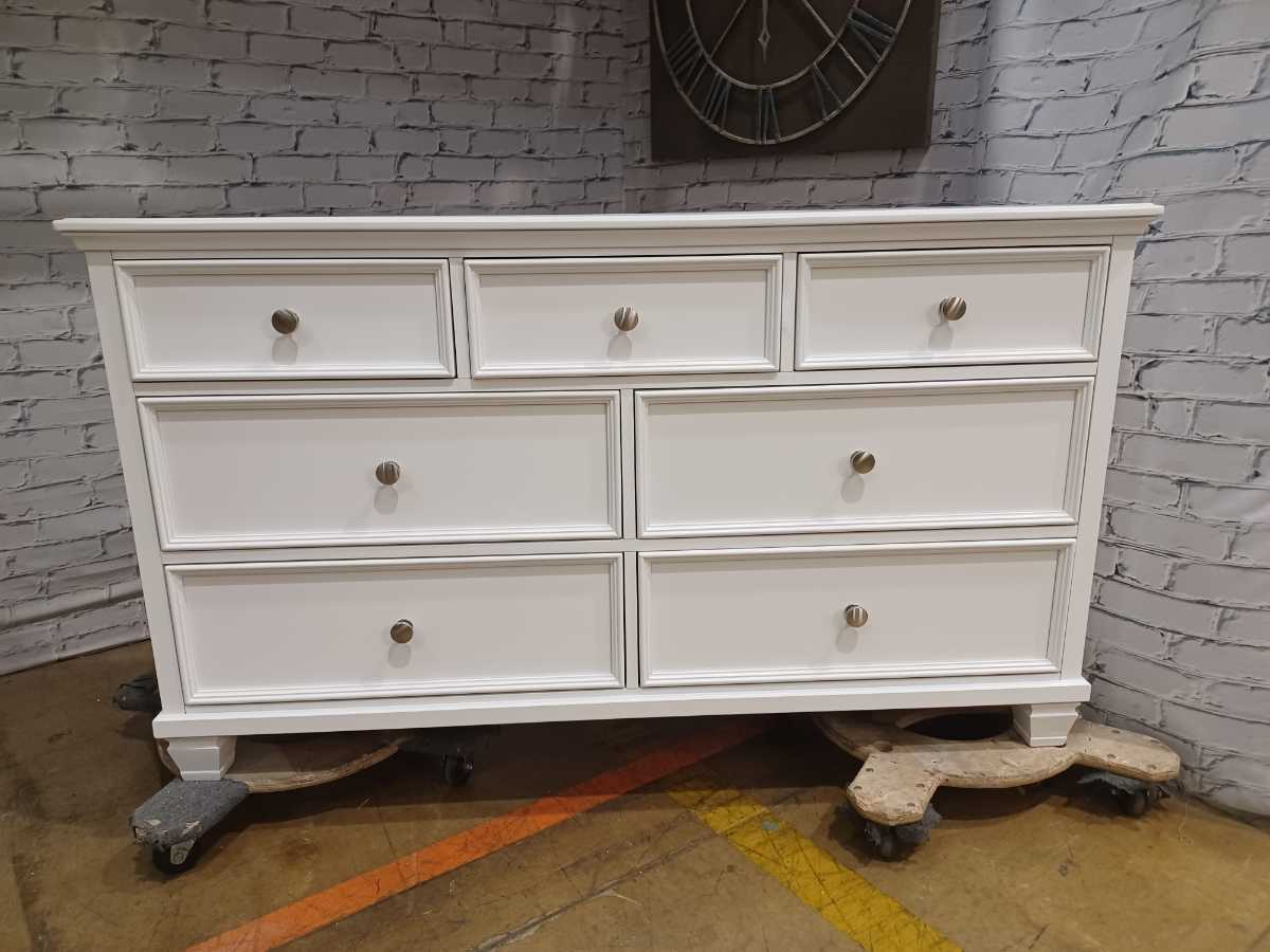 Fortman Dresser - Gallery Image 11